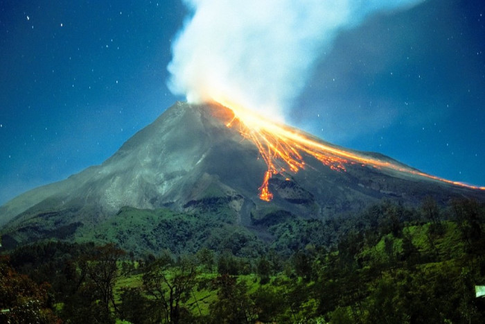 Опасный вулкан Мерапи