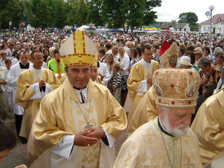Белорусы исповедовали католицизм, униатство