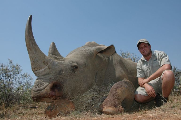 Охота на белого носорога