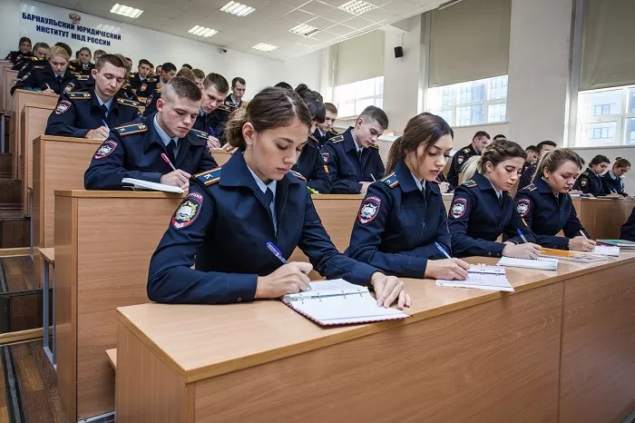Занятия в юридическом институте Занятия в юридическом институте