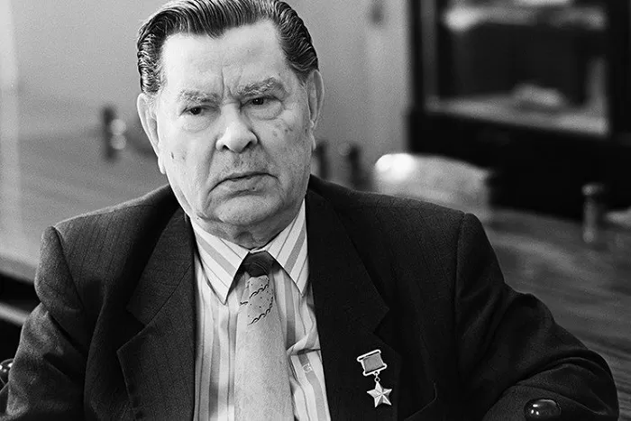 Алексей Петрович Маресьев Алексей Петрович Маресьев