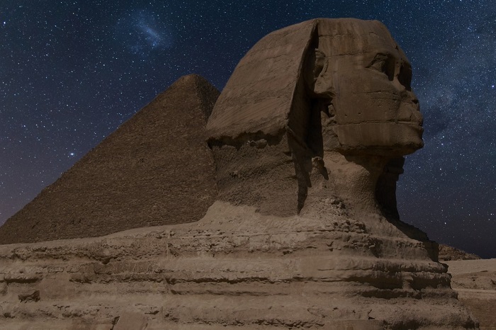 Египетские пирамиды и сфинкс