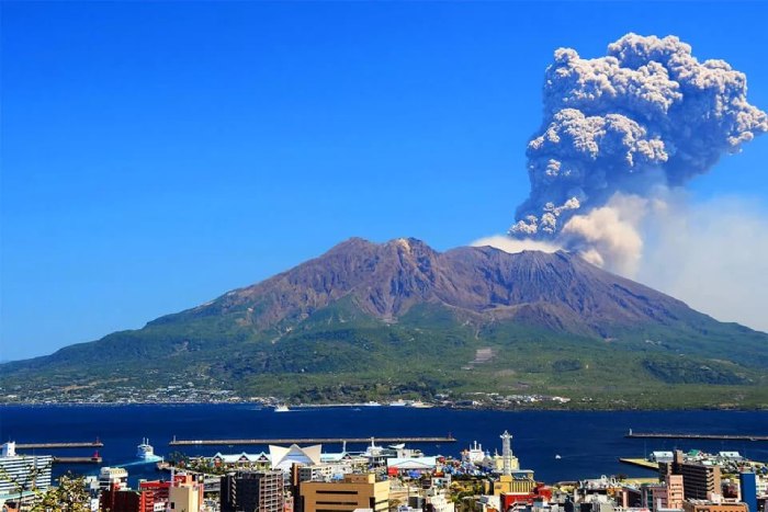 Опасный вулкан Сакурадзима
