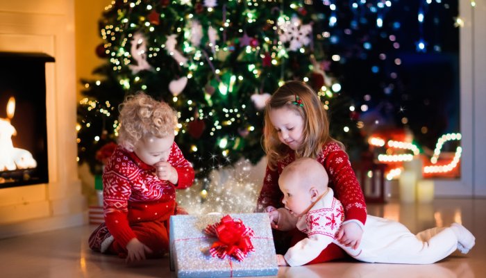 Как оформить новогодний подарок ребенку