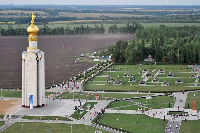 Памятник на Прохоровском поле Памятник на Прохоровском поле
