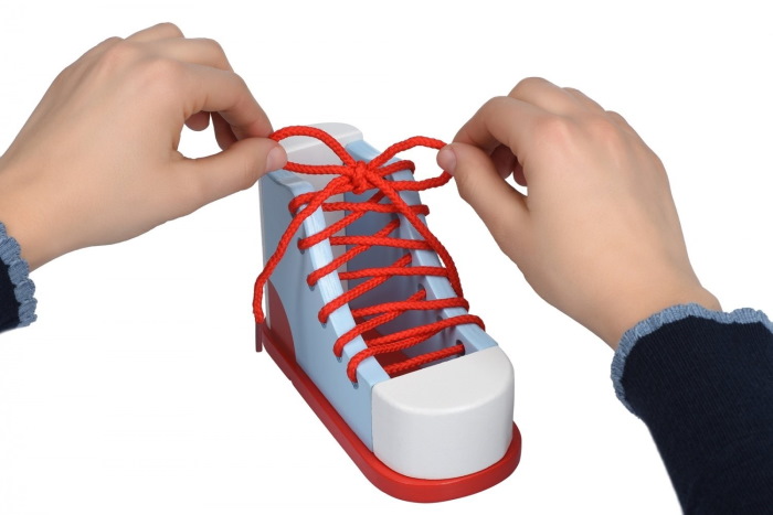 как научить ребенка завязывать шнурки легкий способ