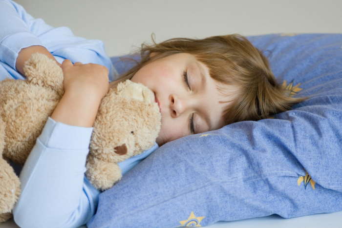 сколько сна нужно ребенку