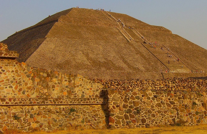 Пирамида Чолула в Мексике