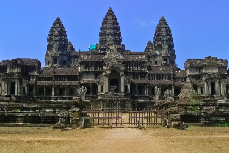 Ангкор-Ват — комплекс, расположенный в Камбодже. 