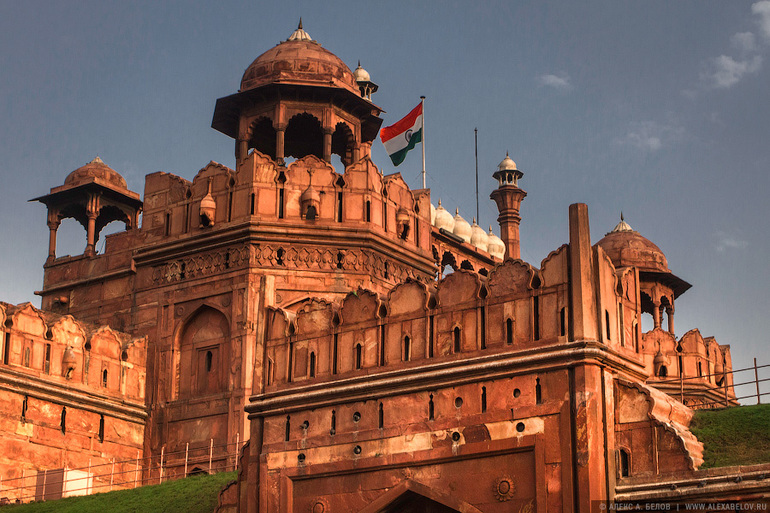 Красный Форт — резиденция императора Шах-Джахана в Дели.