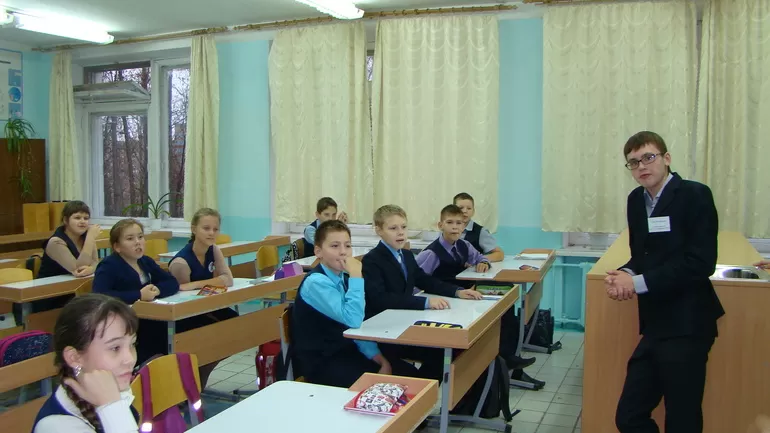 Сцена Умный малыш