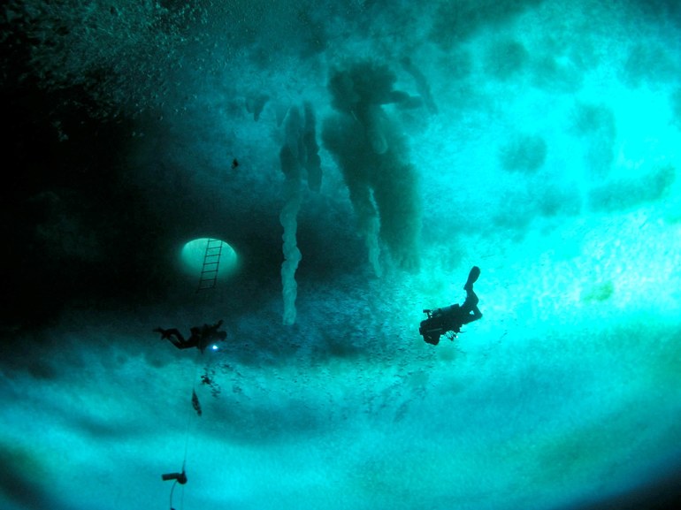 Подводные воды Антарктиды