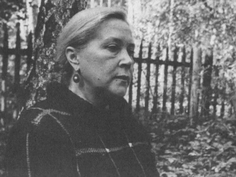 Алла Васильевна Семичастнова