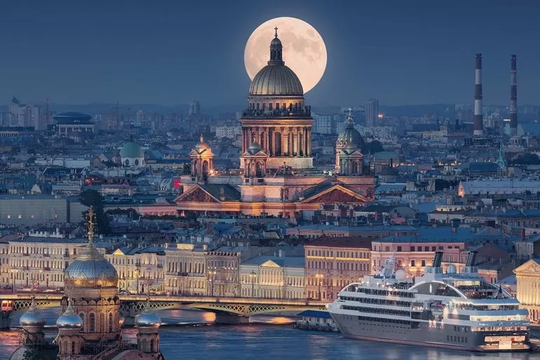 Основная часть взрослых лет композитора прошла в Санкт-Петербурге