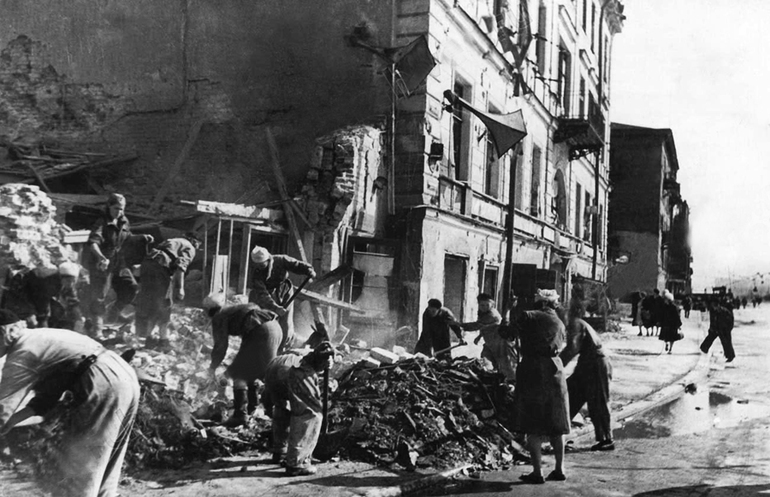 Первые бомбёжки ленинграда