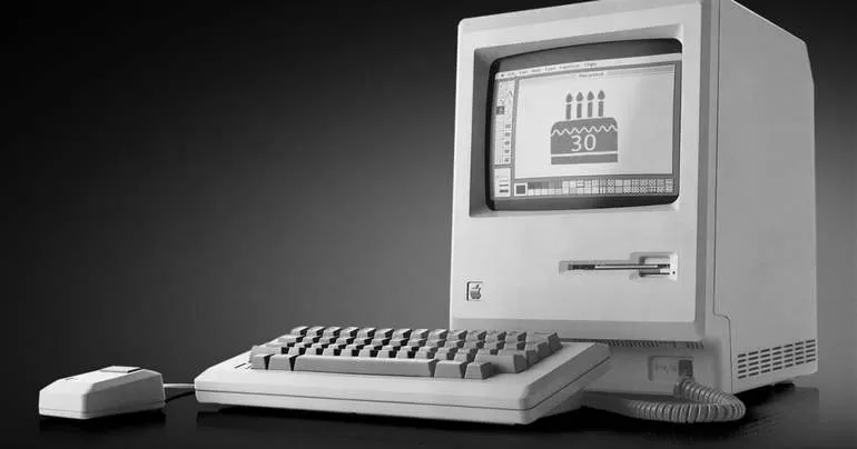 Первые ПК семейства Apple.
