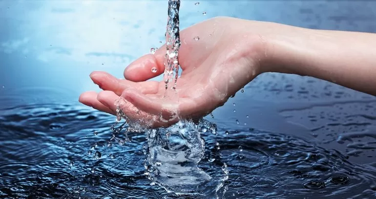 Вода на руках