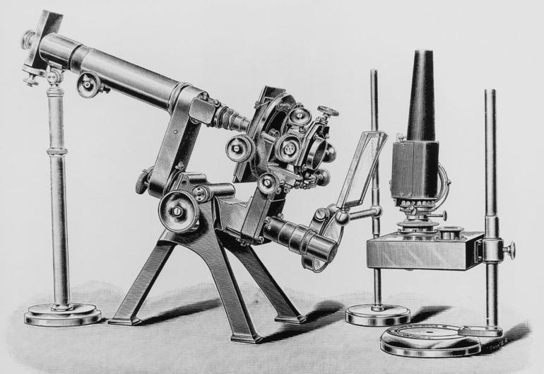 pervyy mikroskop