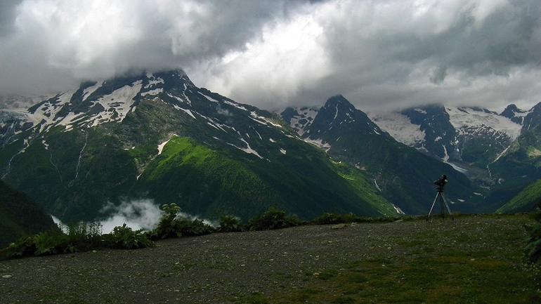 Горы Кавказа сдерживают влажные морские ветры