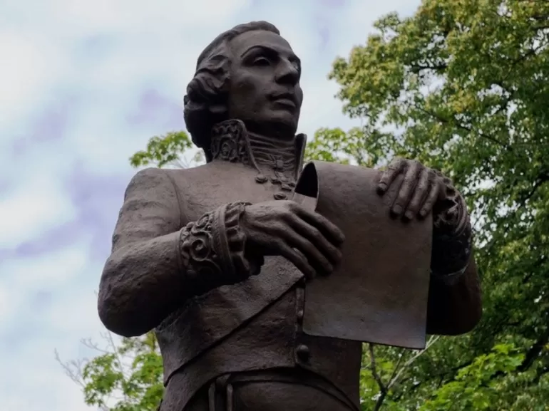 Жанр стихотворения Памятник