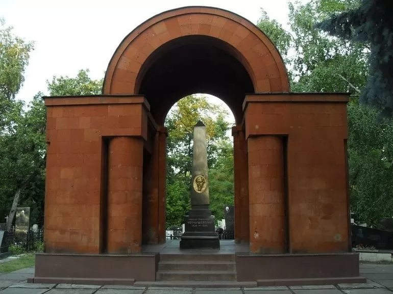 Могила Чернышевского