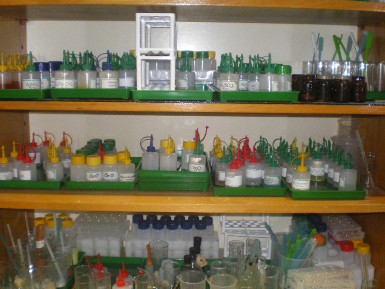 Хранение металлов в кабинете химии