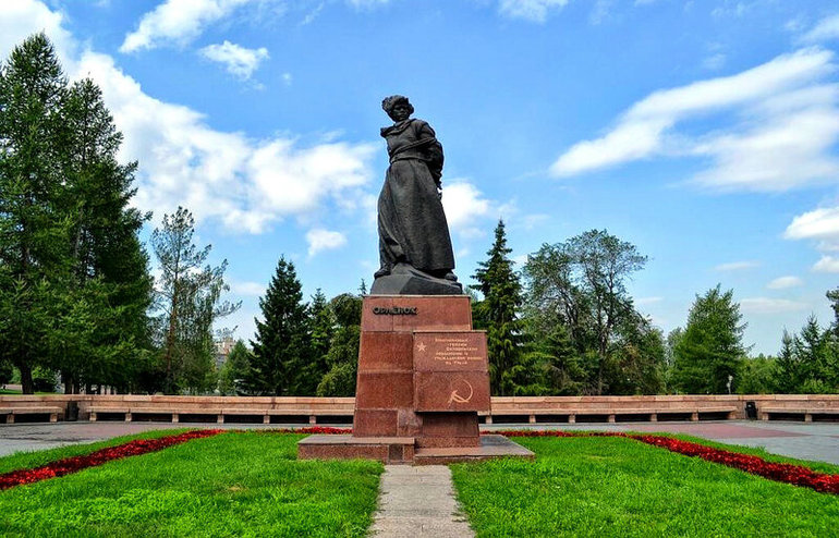 Памятник «Орлёнок»