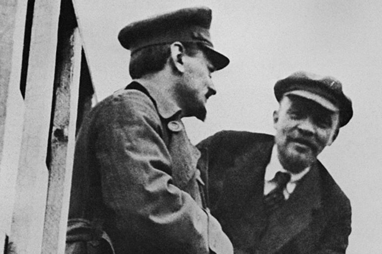 В Россию вернулись Ленин и Троцкий