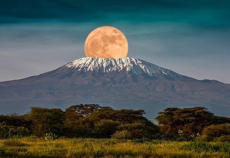 Самая высокая гора — Килиманджаро