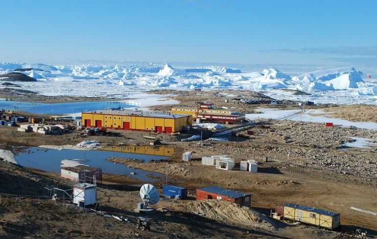Антарктические станции