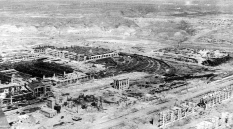 Разрушенный Сталинградский тракторный завод
