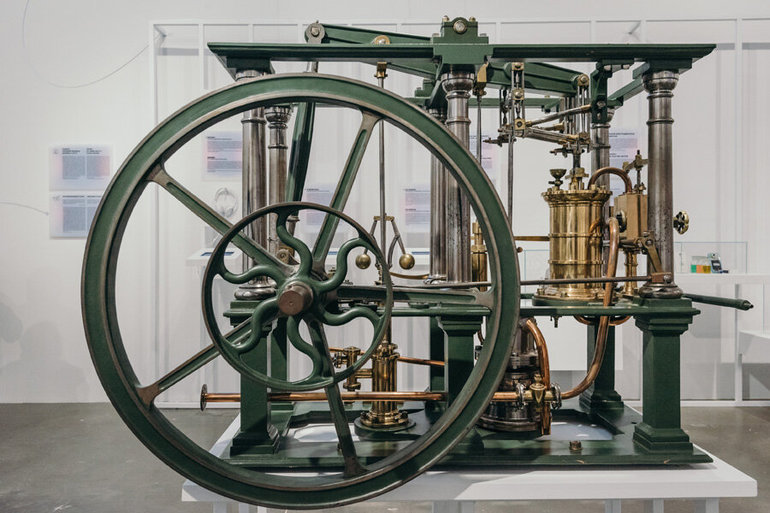 Джеймс Уатт создал тепловой двигатель