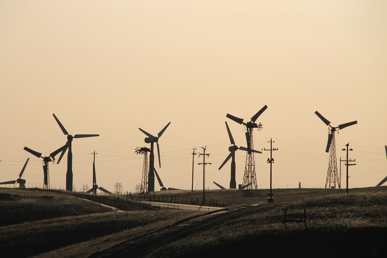  В Европе развивают ветровую энергию
