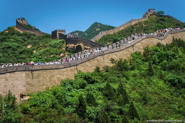 Туристы на Китайской стене