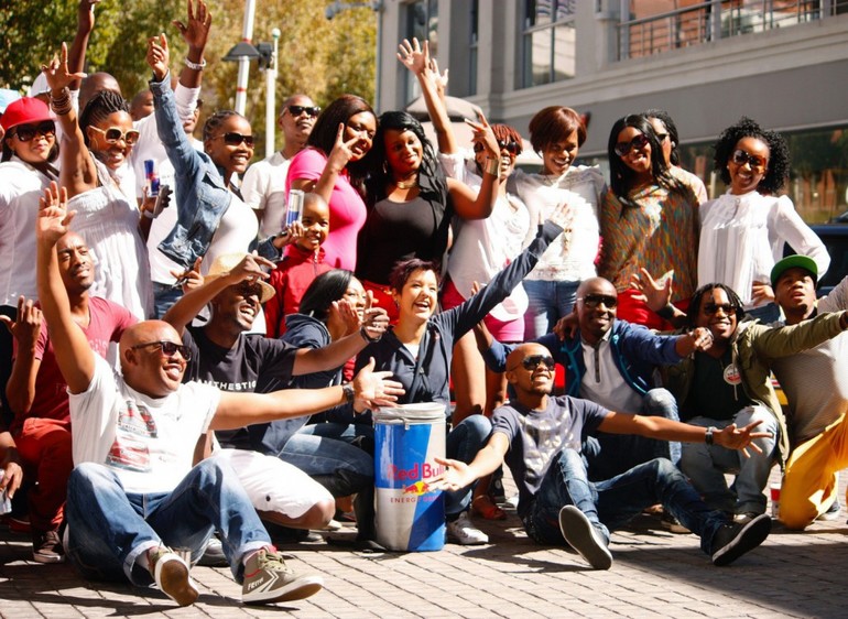 Экспрессивная толпа 