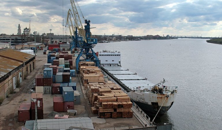 Морской порт Астрахань