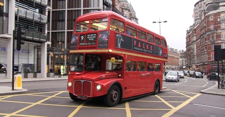 Англия — двухэтажные автобусы