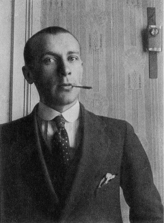 Рис. 4. Булгаков в 1910-х годах во время учебы в Киевском университете