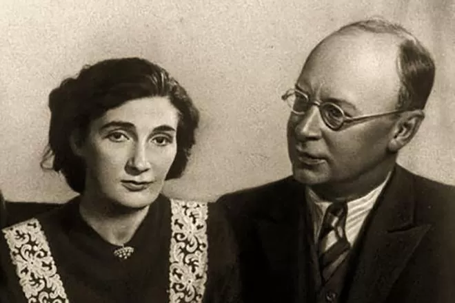 Рис. 5. Мира Мендельсон и Сергей Прокофьев