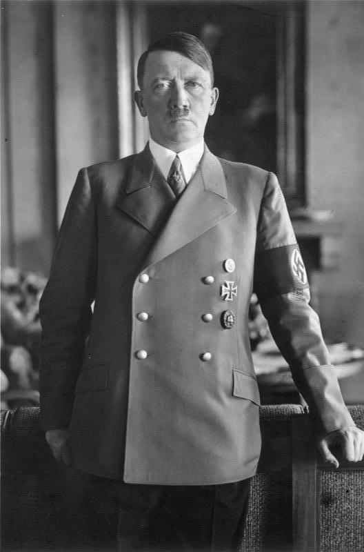 Рис. 1. Адольф Гитлер в 1938 году