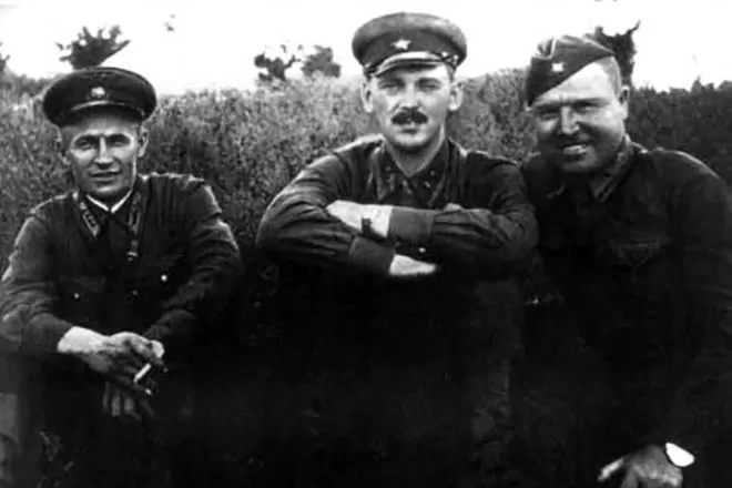 Рис. 2. Сергей Михалков на войне