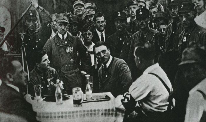 Рис. 6. Собрание НСДАП в Мюнхене