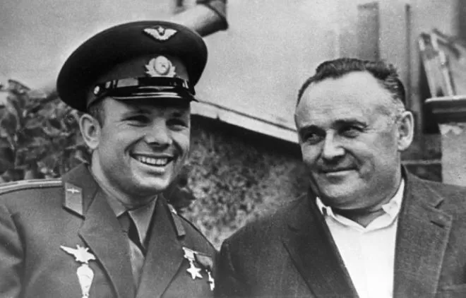 Рис. 7. Юрий Гагарин и Сергей Королев
