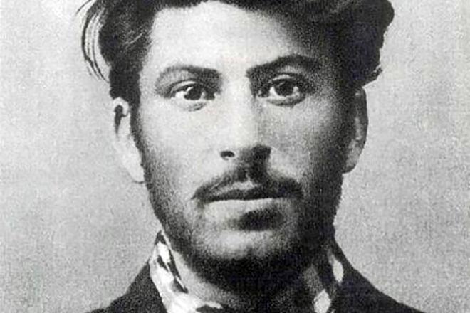 Рис. 2. Иосиф Сталин в молодости