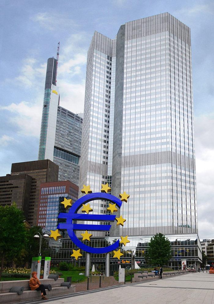 Рис. 3. Европейский центральный банк во Франкфурте-на-Майне определяет денежно-кредитную политику
