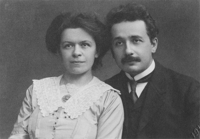 Рис. 4. Эйнштейн со своей первой женой Милевой Марич. ок. 1905 год