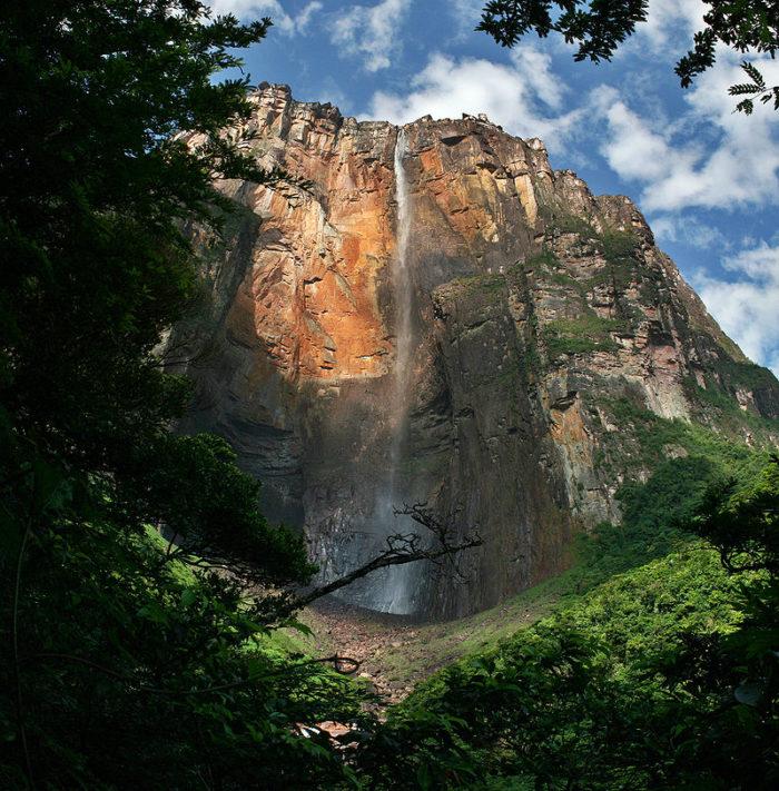 Рис. 5. Водопад Анхель — самый высокий водопад в мире. Венесуэла