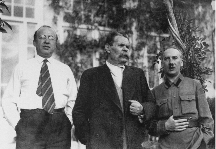 Рис. 10. Петр Крючков, Максим Горький и Генрих Ягода в 1933 году