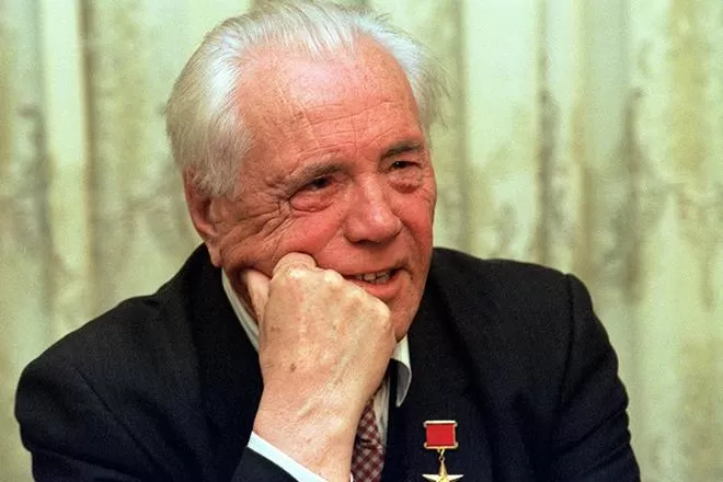 Рис. 3. Писатель Виктор Астафьев